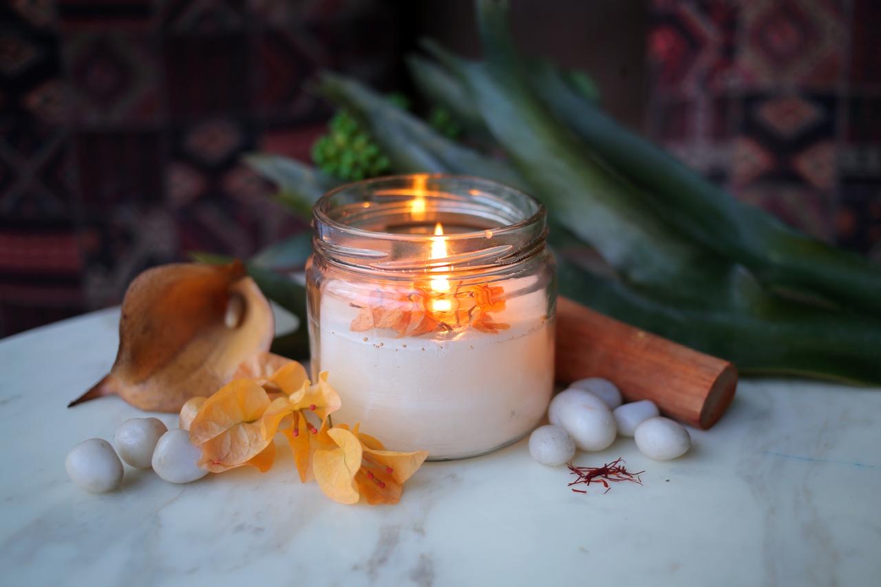 Money Magnet Candle (Bougainvillea, Sandalwood, Saffron, Ashwagandha Candle)